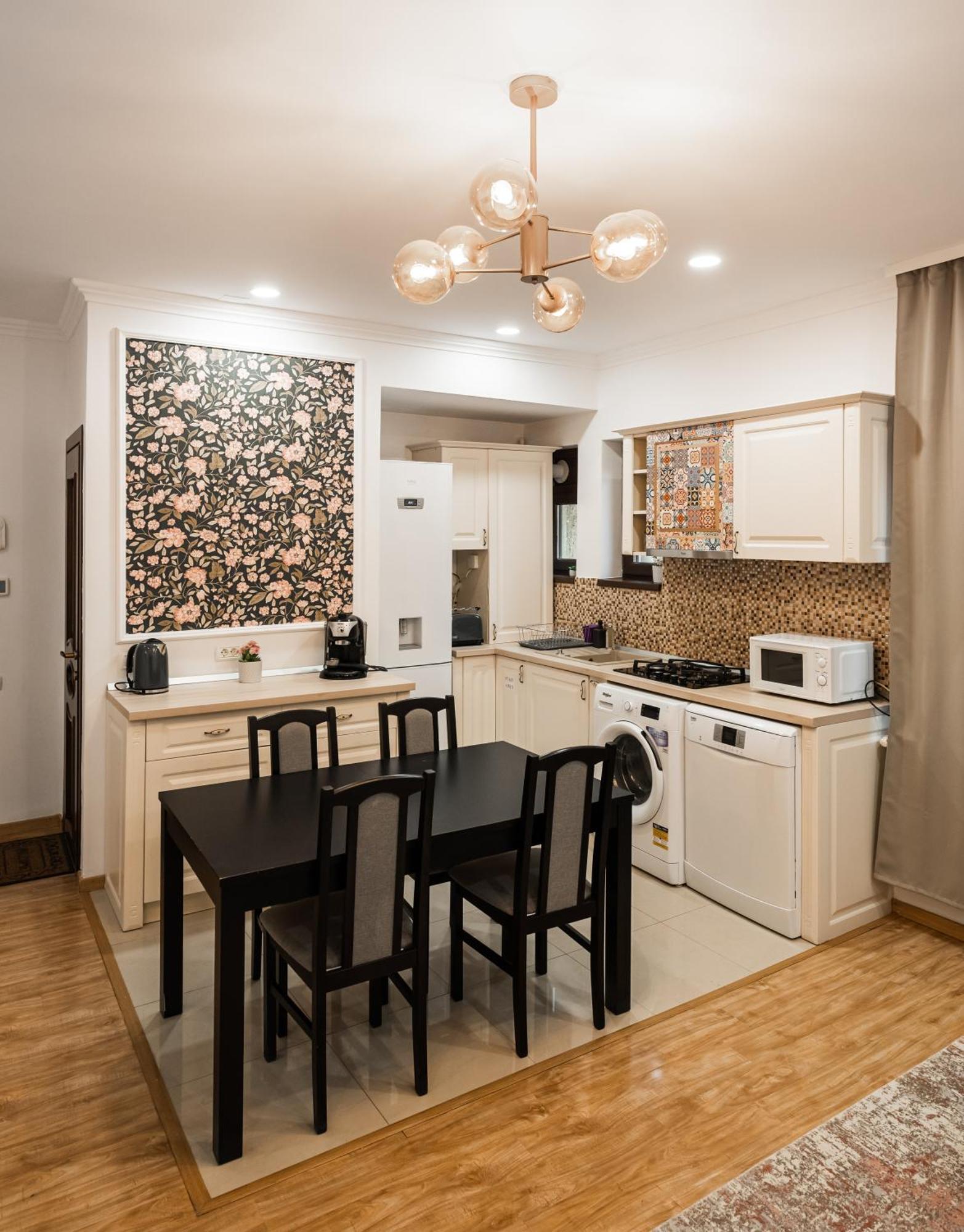 Apollonia Estate Old Town Big And Luxurious Apartment Brasov Exterior photo