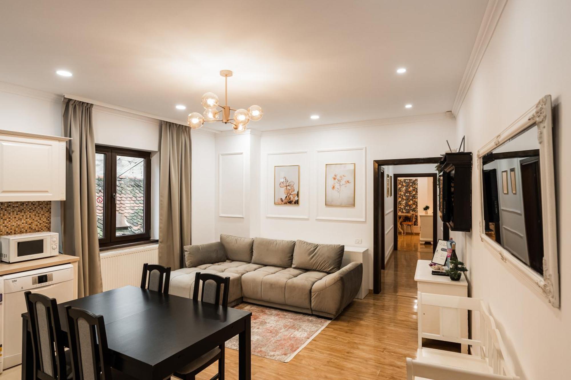 Apollonia Estate Old Town Big And Luxurious Apartment Brasov Exterior photo
