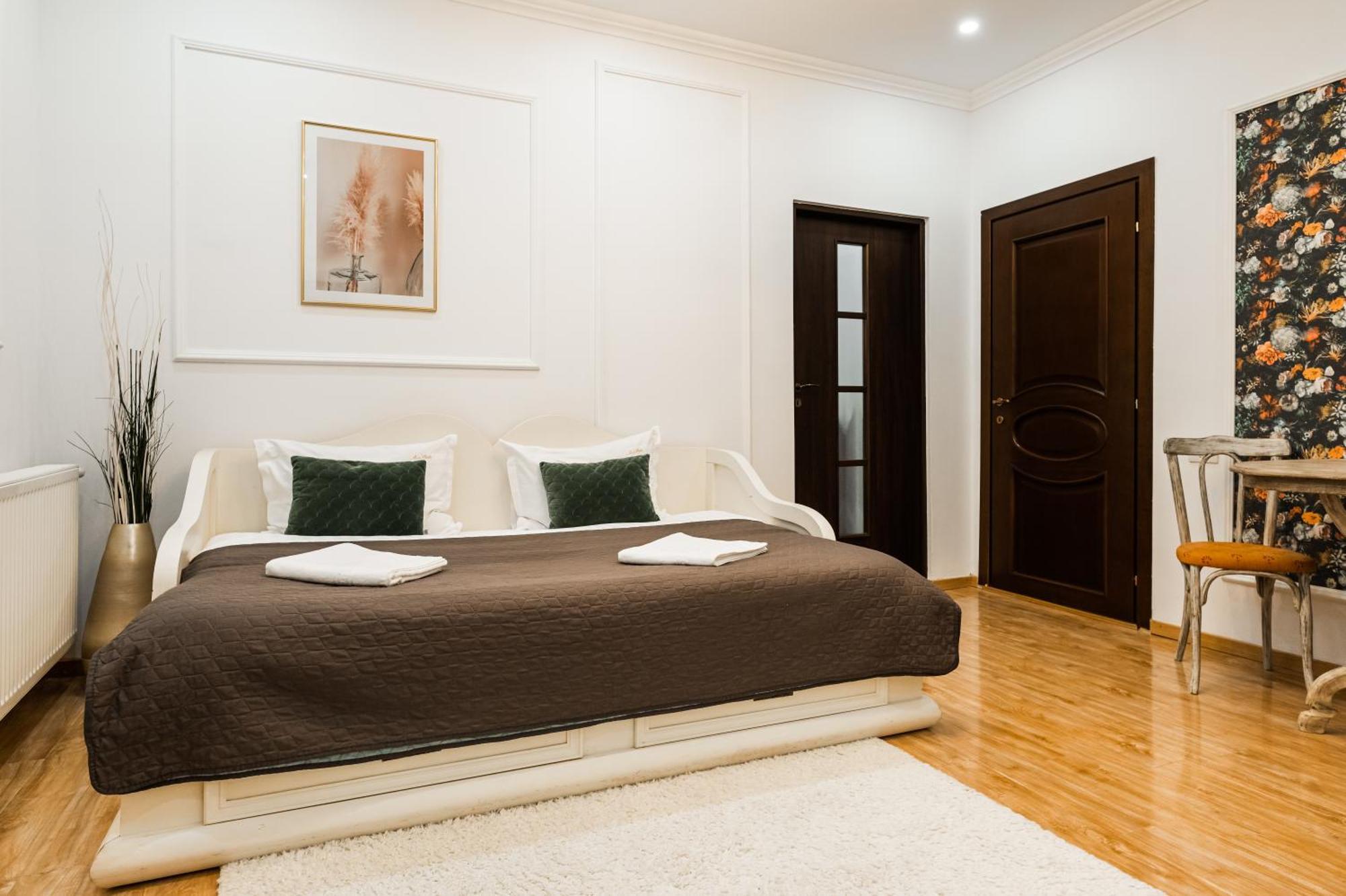 Apollonia Estate Old Town Big And Luxurious Apartment Brasov Exterior photo